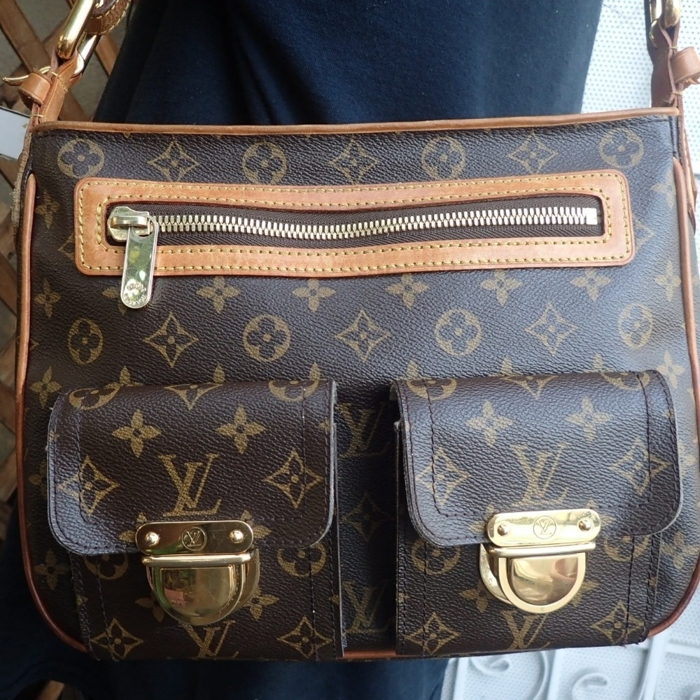 LV Louie Vuitton Hudson GM Bag AUTHENTIC